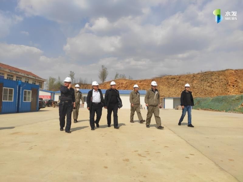 水发公用事业集团纪委书记、副总经理侯福贵一行莅临海阳永能生物科技有限公司检查指导工作